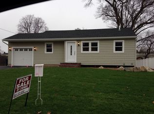 349 Hunter Ave, West Islip, NY 11795