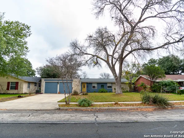 5015 LANCELOT DR, San Antonio, TX 78218