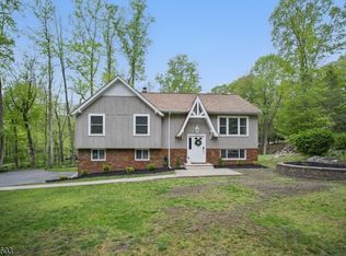 41 Byram Bay Rd, Hopatcong, NJ 07843