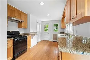 290 Soundview Ave #1 — Photo 4