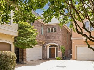 28 Hackberry Ln APT C, Houston, TX 77027