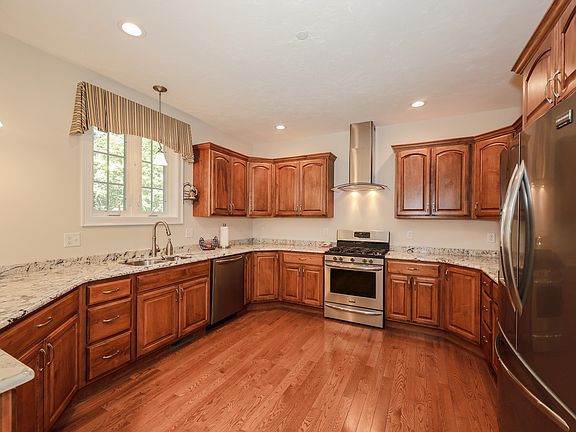 5th image of 145 CLEMENT Road