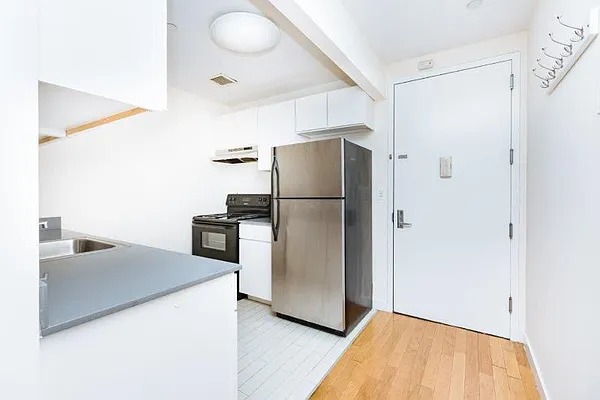 Rented by Nooklyn NYC LLC | media 79