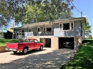 630 Reynoldswood Rd, Dixon, IL 61021