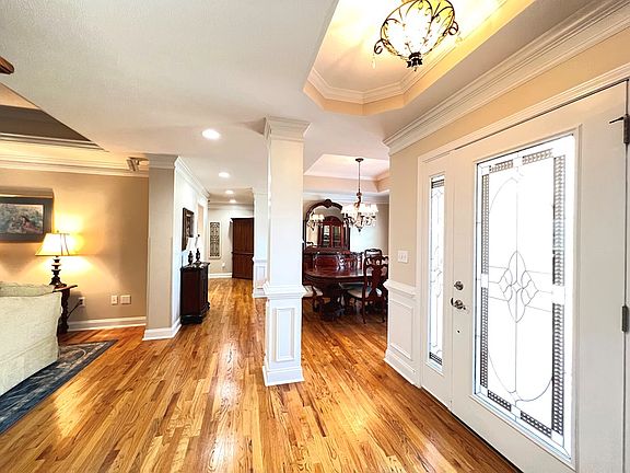 5th image of 422 Old Mill Dr