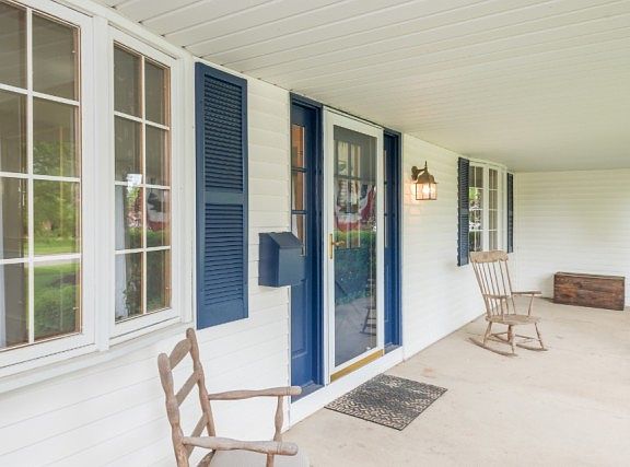 2nd image of 377 Briar Lake Dr