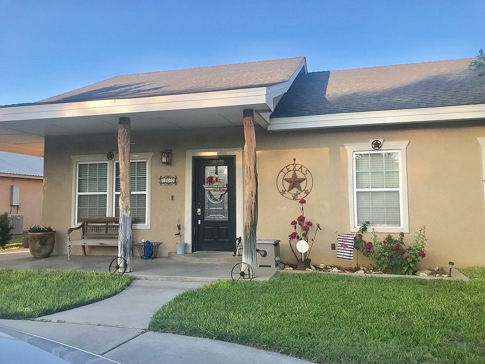 2nd image of 700 NW 9th St