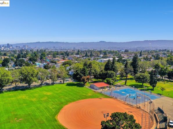 1220 9th St, Alameda, CA 94501