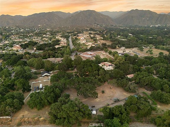 5th image of 26933 Sand Canyon Rd