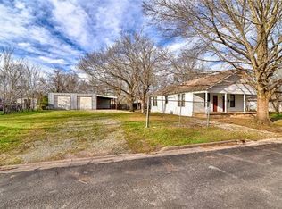 1212 W Summitt Ave, Corsicana, TX 75110