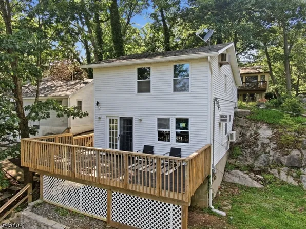 14 Cabin Spring Trl, Byram Twp., NJ 07821