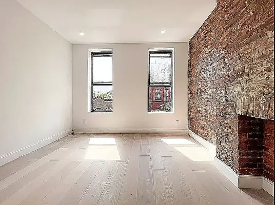 Living room, photo 2