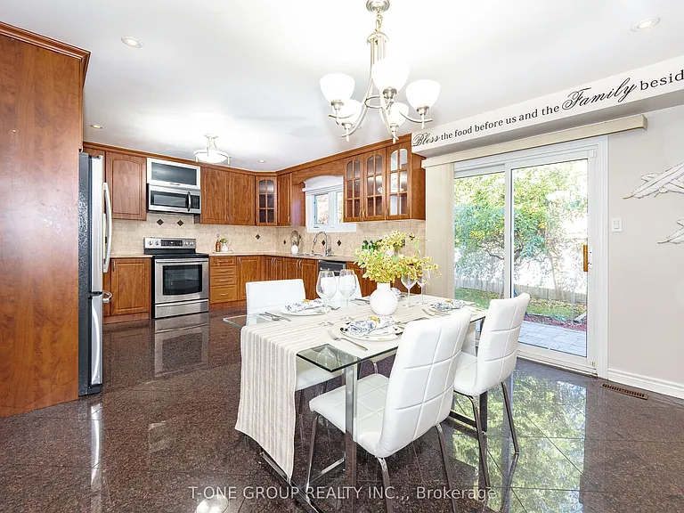 382 Elgin Mills Rd W — Photo 16