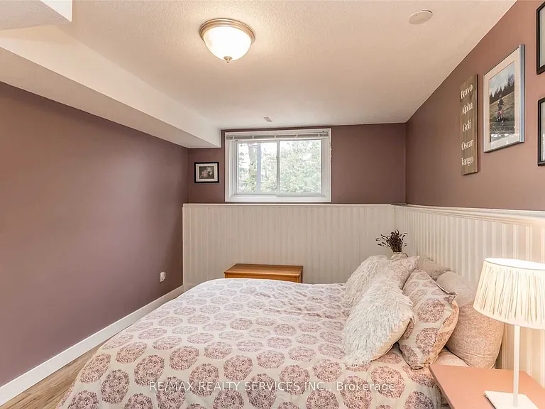 83 Janice Dr — Photo 18