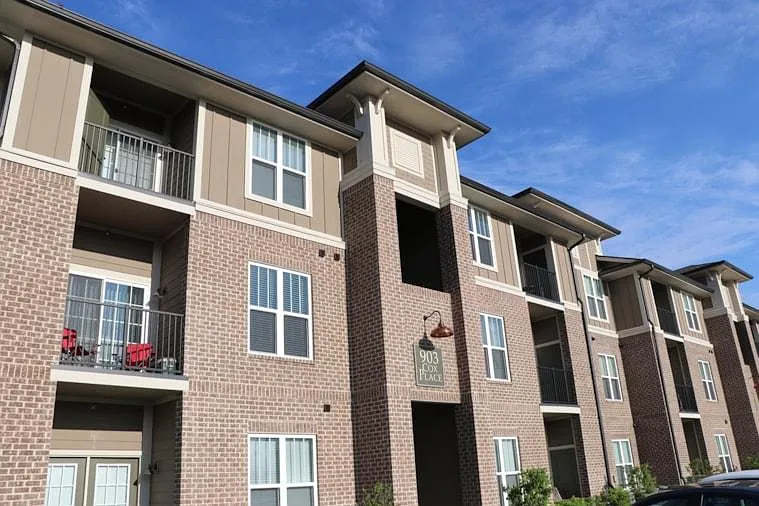 Cox Creek at Reagan Crossing Apartments — Photo 7
