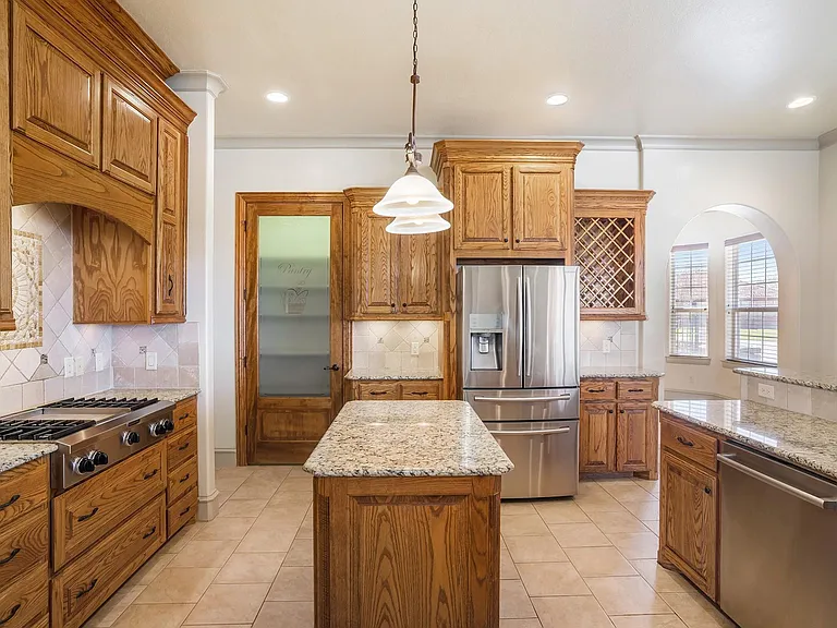 7713 Lakeview Cir — Photo 15