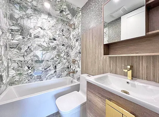 Bathroom, photo 1