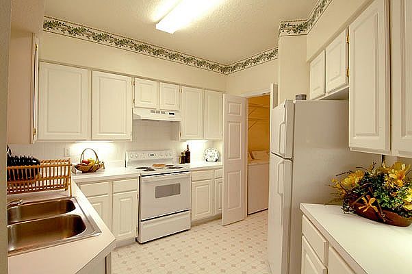 2nd image of 3305 Bay Club Cir
