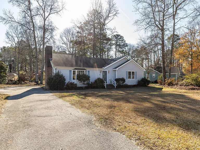 1601 Homestead Rd — Photo 2