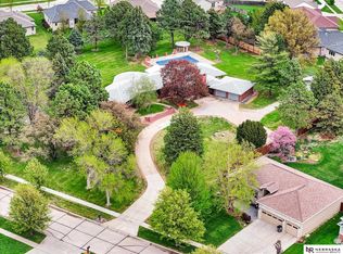 6844 Laurent Cir, Lincoln, NE 68526