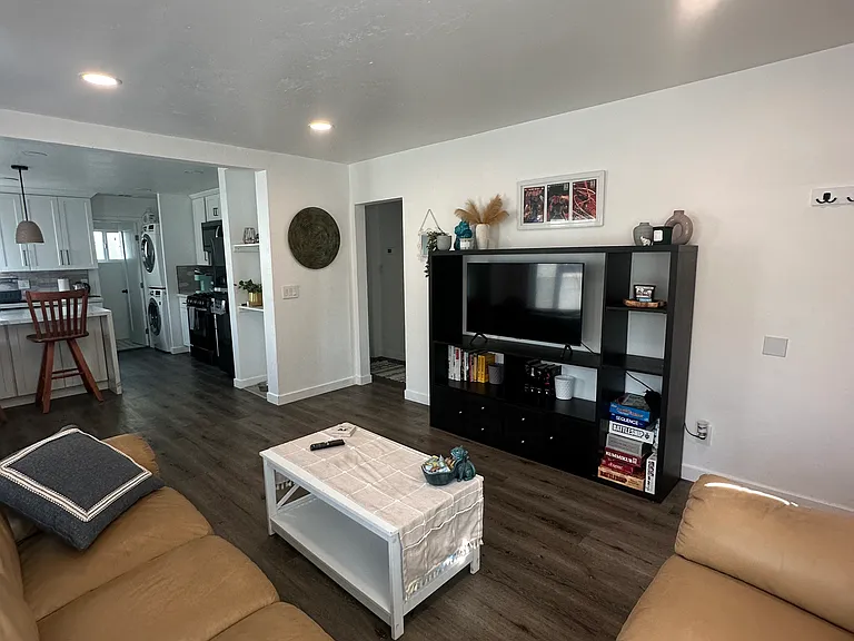 415 E Norton St — Photo 6