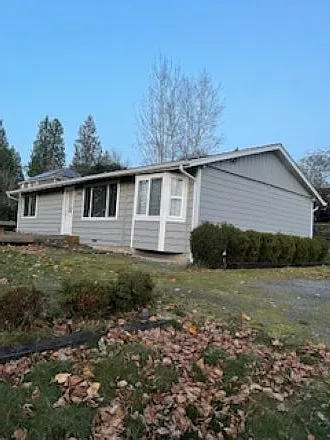 Photo 1 of 15 - 4706 NE 24th St - Renton, WA Primary Photo - 4706 NE 24th St