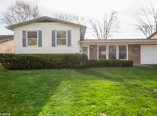 7665 Northway Dr, Hanover Park, IL