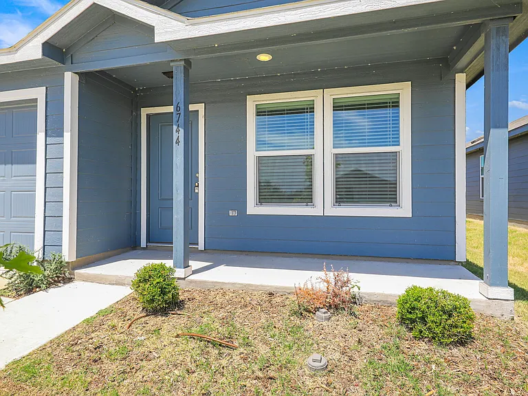 6744 Teal Cir — Photo 2