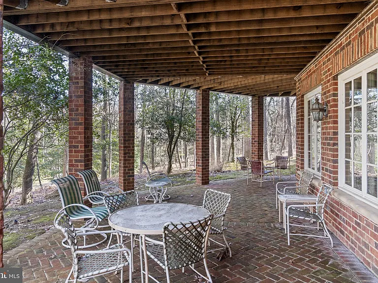 8541 Old Dominion Dr — Photo 40