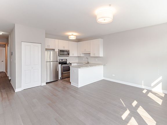 4th image of 1554 W Hollywood Ave #1554-303