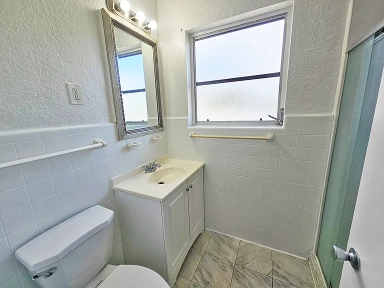 306 2nd Ave S #9 — Photo 7