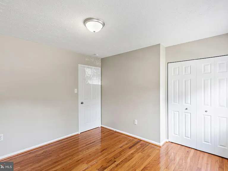 2324 Kent Ct — Photo 22