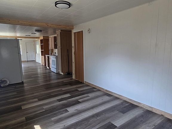 5th image of 729 4th St
