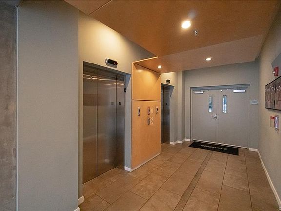 5th image of 210 Rocketts Way Unit 304
