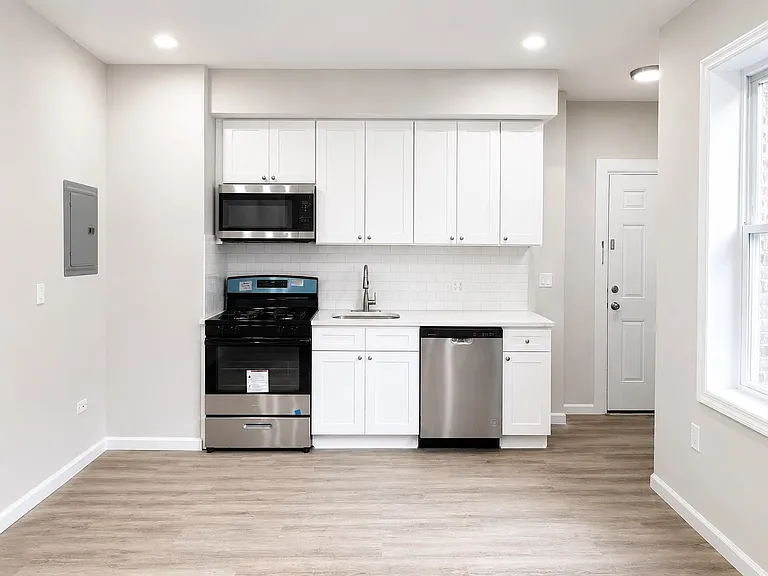 160 Vroom St #53 — Photo 1