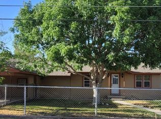 906 & 908 Malaga Rd, Carlsbad, NM 88220