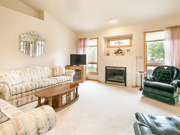 2nd image of 513 Trailwood Cir