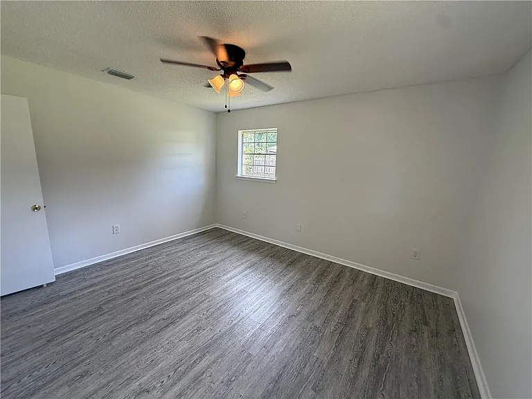 7662 Simmons Dr — Photo 12