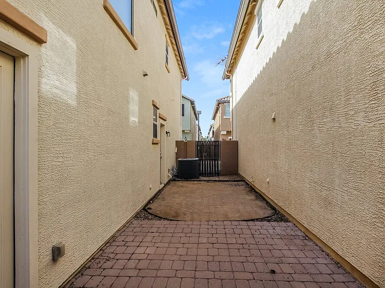 17716 N 114th Ln — Photo 16