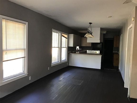 3rd image of 230 Lafayette St