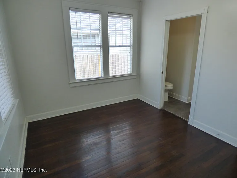 2671 College St — Photo 15