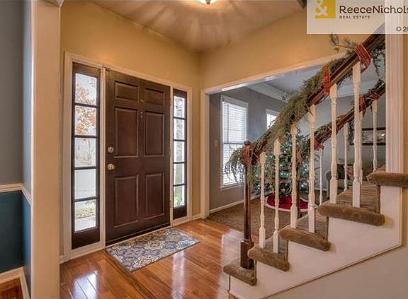 2nd image of 305 NE Brockton Dr