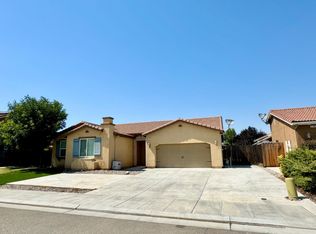3735 Robinwood Ave, Clovis, CA 93619