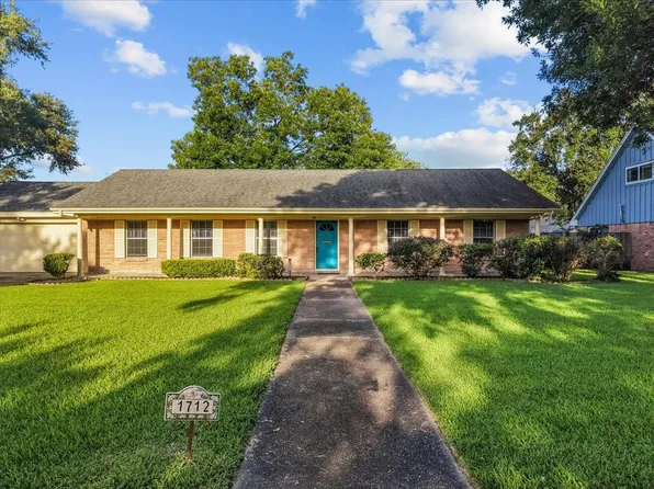 1712 Tara Cir, Texas City, TX 77591
