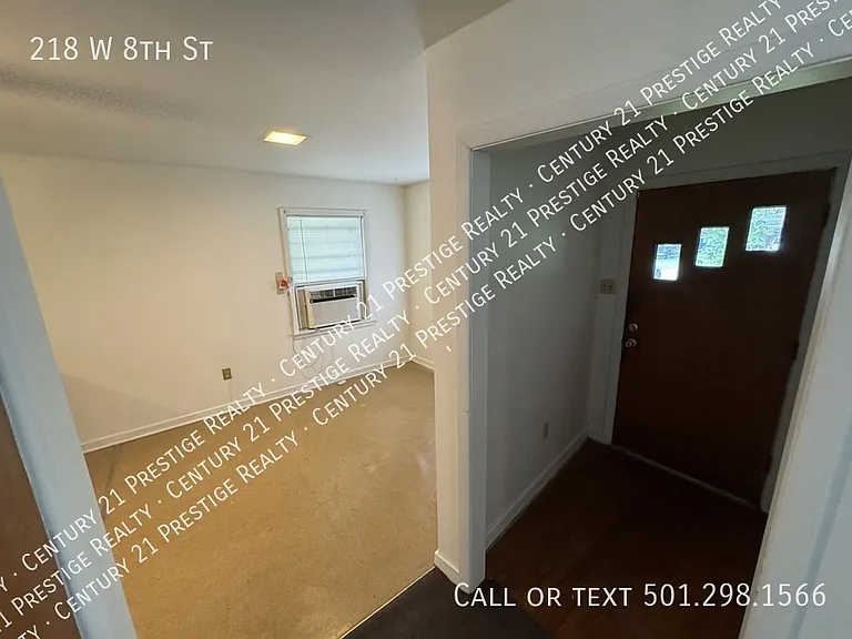 218 W 8th St — Photo 11