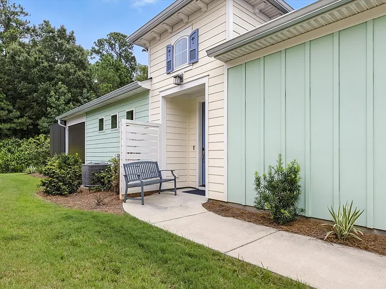 511 Landshark Blvd — Photo 1