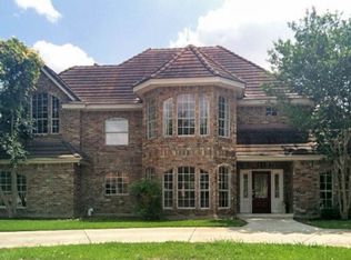 2 Wolfeton Way, San Antonio, TX 78218
