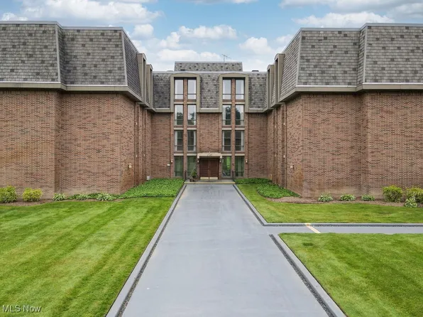 2385 Covington Rd APT 102, Akron, OH 44313