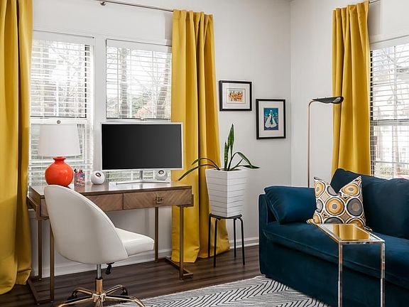 2nd bedroom that can also be used as an office, nursery