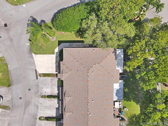 4th image of 1166 SW 44th Ave #1166